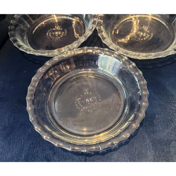 Vintage Pyrex Clear Glass Mini Pie Plates – Set of 4 – 6” Fluted Edge – USA made - Picture 5 of 6